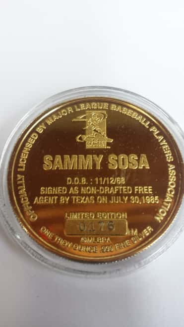 Sammy Sosa Highland Mint 1 oz. .999 Fine Silver with 24 Kt Gold Overlay Limited Edition Commemorative Medallion w/ COA